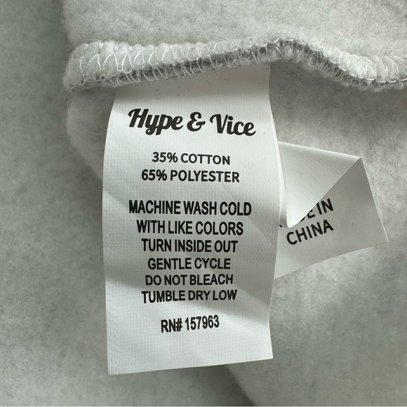 NWOT Hype and Vice UMASS Cropped Sweatshirt Womens Small Gray Black Colorblock - Picture 4 of 7